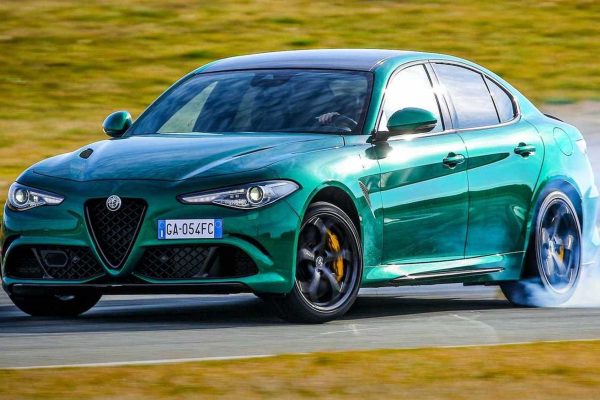 stile-auto_alfa-romeo-giulia-quadrifoglio-drift